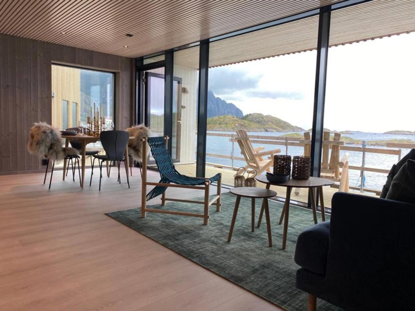 Waterfront Apartment With Panoramic Sea View Henningsvær Kültér fotó
