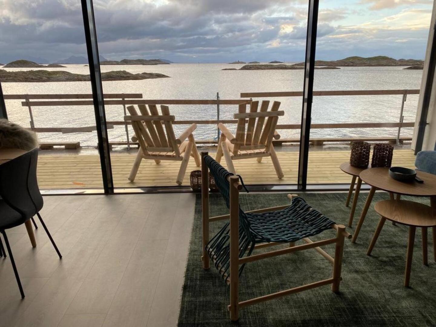 Waterfront Apartment With Panoramic Sea View Henningsvær Kültér fotó