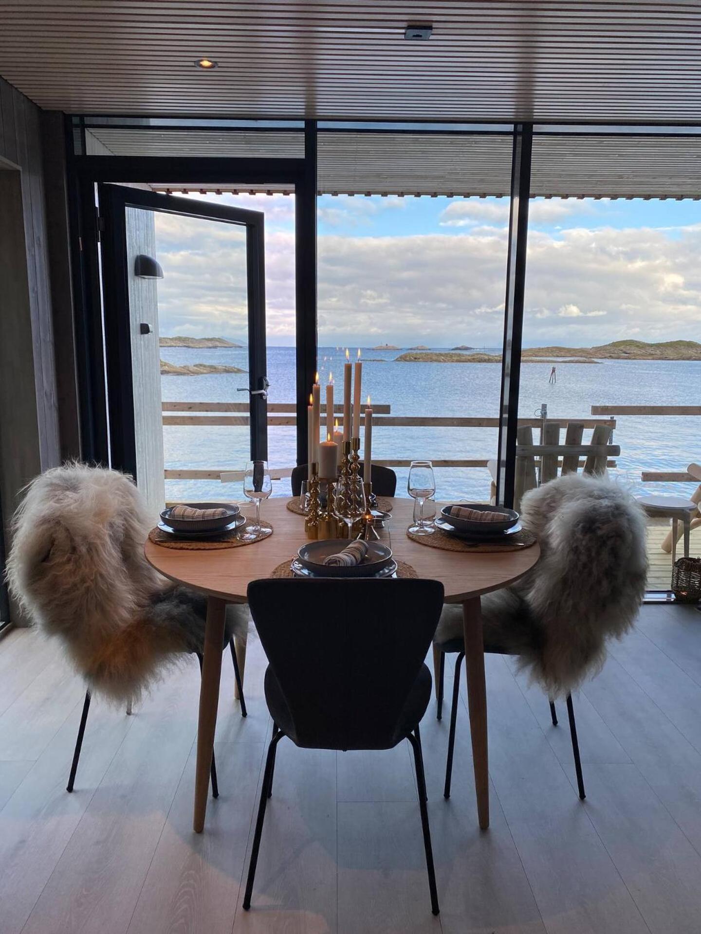 Waterfront Apartment With Panoramic Sea View Henningsvær Kültér fotó
